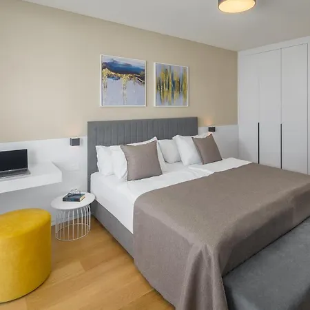 Maj Luxury Apartament *