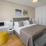 Maj Luxury Apartment *